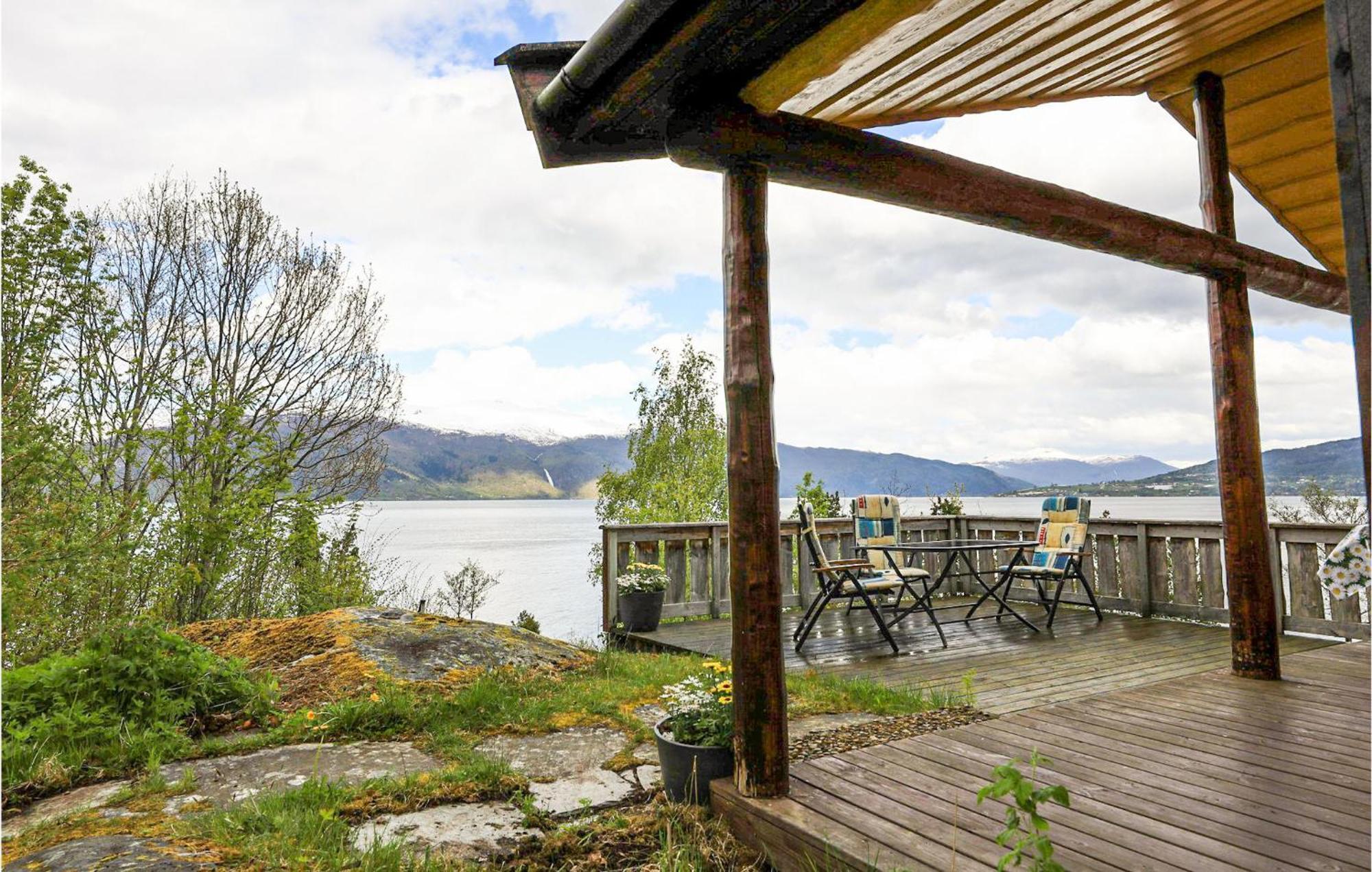 Beautiful Home In Balestrand With Kitchen Exteriér fotografie