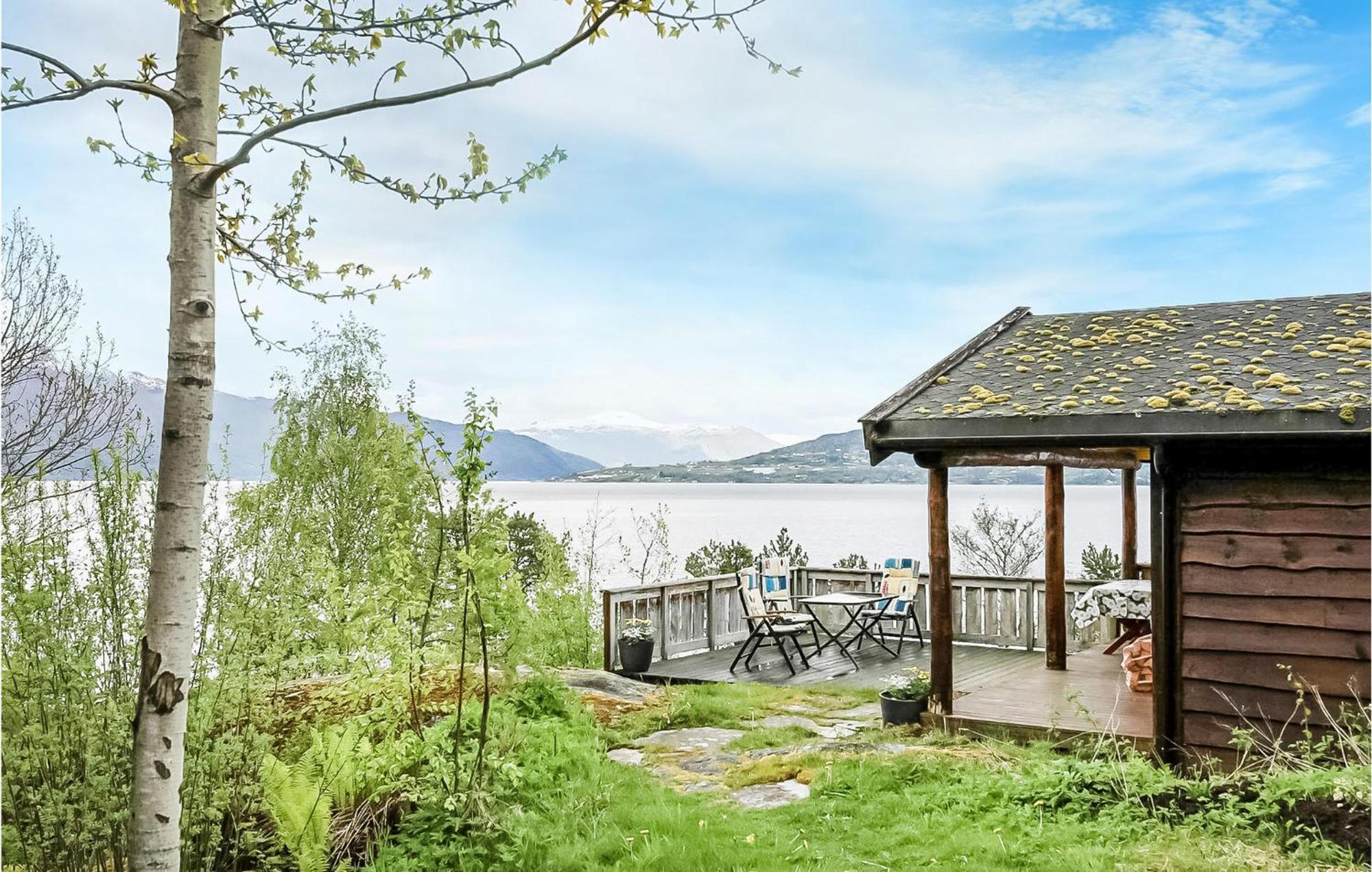 Beautiful Home In Balestrand With Kitchen Exteriér fotografie