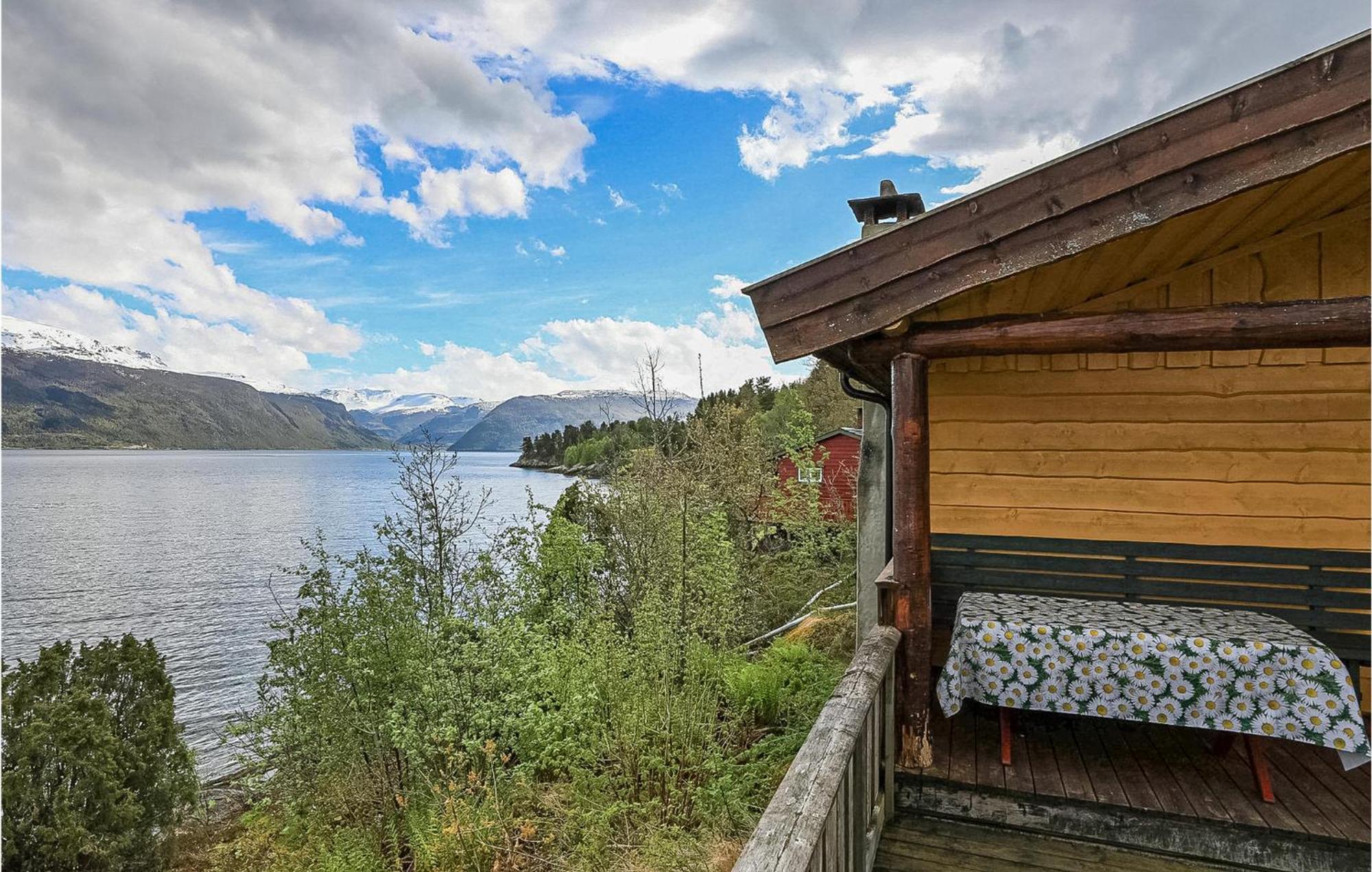 Beautiful Home In Balestrand With Kitchen Exteriér fotografie